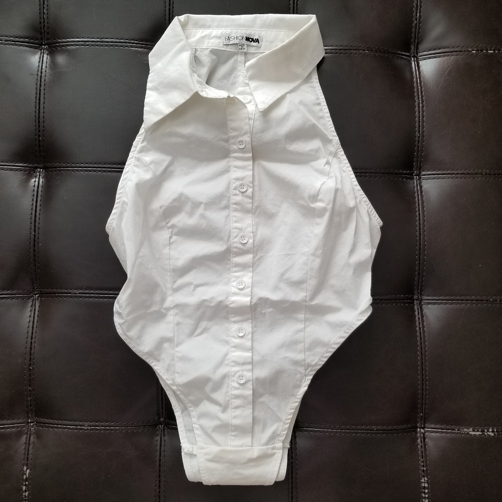 ❗White Collared Button Up Thong Bodysuit Small❗